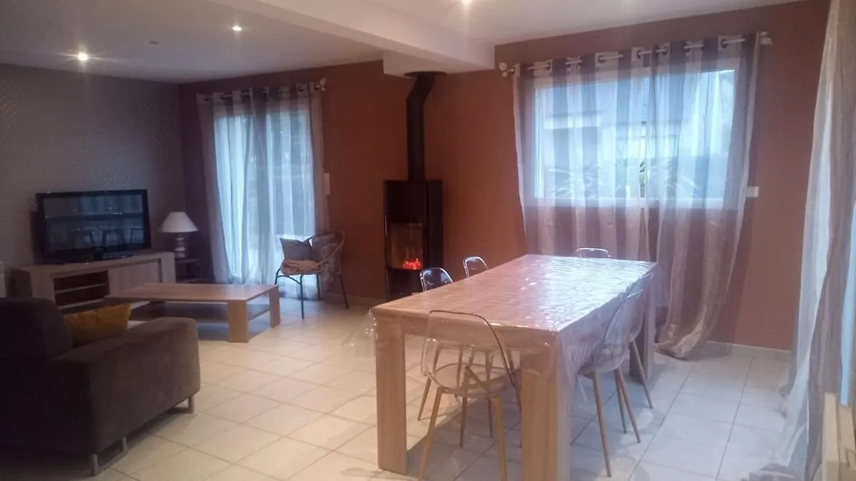 Maison Centre Medreac 3 Chambres 6 Personnes Holiday home